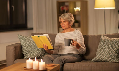 What Are the Best Relaxing Candle Scents for Reading?